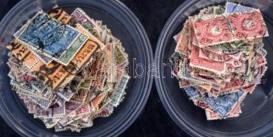 Deutsches Reich több száz darab régi, részben 1900 előtti bélyeg + Germánia-fejes és allegória bélyeg 2 kis kerek dobozban