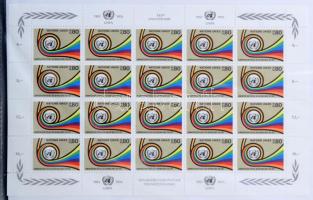 ENSZ Genf 1969-1993 Komplett gyűjtemény benne az összes blokk 6 db, kisív sor 13 db, közepes berakóban és genotermekben (Mi EUR 790.-)