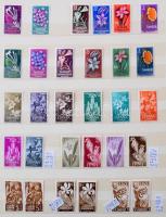 Állat és virág motívum bélyegek A4 berakóban, közte kevés egyéb bélyeg