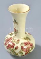 Zsolnay aranykontúrozott virágmintás váza, jelzett, hibátlan, m: 11,5 cm