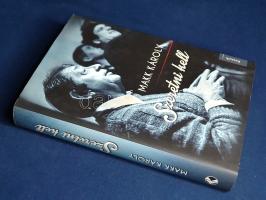 Makk Károly: 
Szeretni kell. Egy élet filmkockái. (Dedikált.)
[Budapest], (2014). Kossuth Könyvkia...