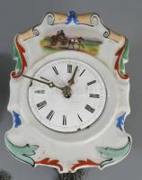 Antik parasztóra, porcelán lapján nemzeti színű festéssel, lovaskocsi ábrázolással, ingával, súllyal...