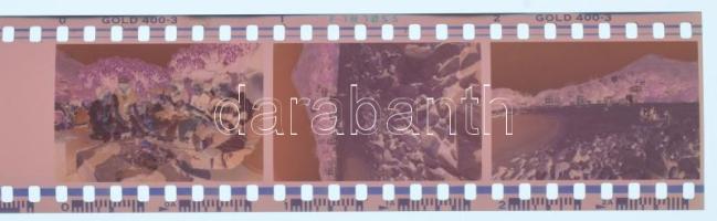 Kölcsényi Zoltán: Hongkong útiképek kb 1980 kb 40 db fotó negatív kocka, tartóban 

Zoltán Kölcsén...