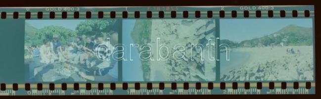 Kölcsényi Zoltán: Hongkong útiképek kb 1980 kb 40 db fotó negatív kocka, tartóban 

Zoltán Kölcsén...