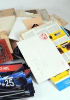 Fék banánosdoboznyi régi és retro papírrégiség reklámokkal, okmányokkal