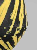 Gorka Lívia sárga-fekete mintás váza. Jelzett, pattogzásokkal, m: 19 cm