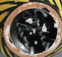 Gorka Lívia sárga-fekete mintás váza. Jelzett, pattogzásokkal, m: 19 cm