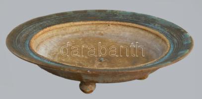 (?) Gabriella: Kínálótál 4 gömb lábon. Jelzett, hibátlan, d: 22,5 cm