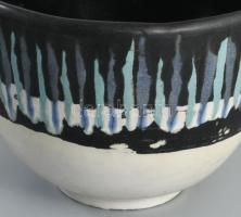 Gorka Lívia kínáló. Jelzett, hibátlan, d: 16,5 cm, m: 11,5 cm