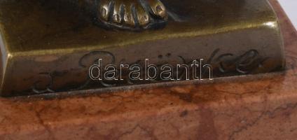 feltehetően Berán Lajos (1882-1943): A Pétörke. Bronz, márvány talapzaton, jelzés nélkül, m: 19,5 cm