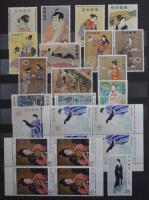 Festmény motívum összeállítás A4-es berakóban, benne sorok, blokkok, FDC-k, sok csehszlovák és japán kiadás
