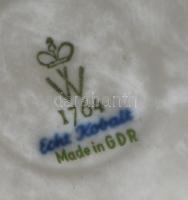 Wallendorf kobaltkék alapon virágmintás fedeles váza. Jelzett, hibátlan, m: 31 cm