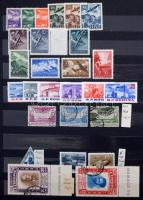 Repülő, légiposta ögyűjtemény maradvány A4-es berakóban, jobbakkal, másodpéldányokkal, benne kevés m...