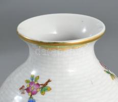 Herendi Viktória mintás háncsnyomott felületű váza. Jelzett, hibátlan, m: 14,5 cm