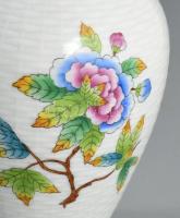 Herendi Viktória mintás háncsnyomott felületű váza. Jelzett, hibátlan, m: 14,5 cm