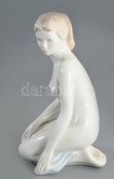 Aquincum térdelő akt, jelzett, hibátlan, m: 22 cm