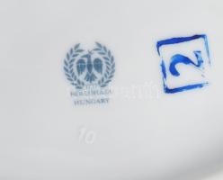 4 darab porcelán bonbonier, közte Herendi, sérült fogóval