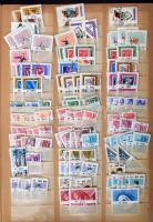 Kb 7.000 db magyar bélyeg tízesekben a krajcáros időszaktól az 1960-as évekig, régi hagyatékból rend...