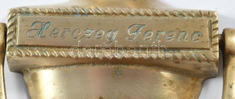 Szecessziós réz ajtókopogtató "Herczeg Ferenc" vésettel, 20x9 cm