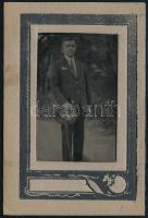 cca 1920-1930 Elegáns úr portréja, ferrotípia, sérült paszpartuban, 9x6 cm
