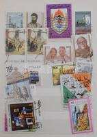 Vegyes magyar és külföldi bélyegek 4 közepes + 5 kis berakóban