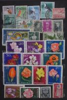 Vegyes magyar és külföldi bélyegek 4 közepes + 5 kis berakóban