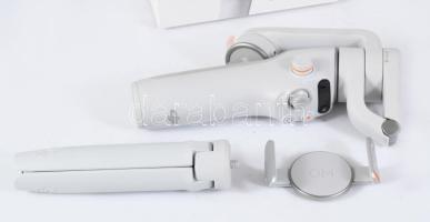 DJI Osmo Mobile 6 szelfibot, dobozában