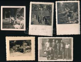cca 1940-1944 Vegyes régi fotók, közte katonai témájúak, magyar katona kilőtt szovjet harckocsival, stb., összesen 5 db, 6x6 cm és 9x6 cm között