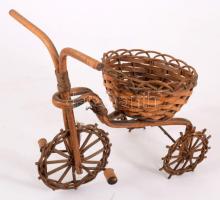 Fonott kerékpár alakú virágtartó, 24x21 cm