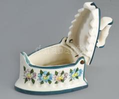 Fajansz vasaló asztaldísz, 13x11 cm