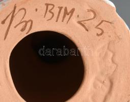 Francia kerámia lány szívvel, jelzett, m: 25 cm