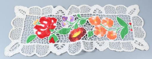 3 db kalocsai mintás terítő, h: 33 cm alatt