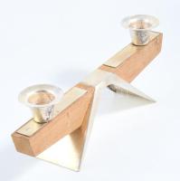 Fém és fa kétágú gyertyatartó, h: 24 cm