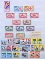 16 fehér lapos A4-es berakó, tele vegyes külföldi bélyegekkel, jó állapotú!