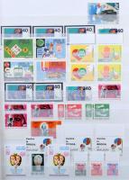 Vegyes külföldi anyag, javarészt pecsételt, de sok postatiszta is, 16 fehér lapos A4-es berakóban. Érdemes átnézni!