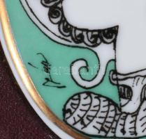 Hollóházi porcelán Szász Endre által tervezett mintával díszített plakett, jelzett, hibátlan, 6,5x4 ...