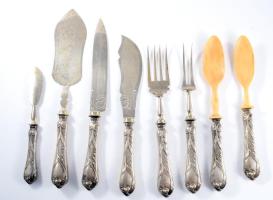 Szecessziós ezüst (Ag) nyelű 8 részes szervírozó szett, jelzett, 1872-1937 közötti fémjel, 800 ezrelékes ezüst, bruttó 745g