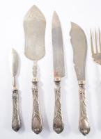 Szecessziós ezüst (Ag) nyelű 8 részes szervírozó szett, jelzett, 1872-1937 közötti fémjel, 800 ezrel...