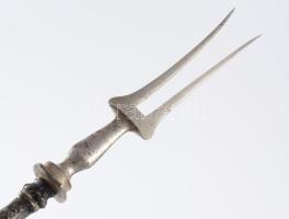 3 darab ezüst (Ag) neorokokó szervírozó, h: 32 cm alatt