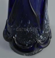 Nagyméretű cseh szakított üveg váza, anyagában színezett, m: 35,5 cm