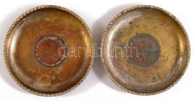 2 darab ezüstözött réz indiai emléktál, közte Silver Jubilee Year 1982, kopással, d: 10 cm