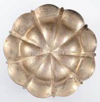 Ezüst (Ag) hólyagos díszítésű kínáló, benne "Dr. Vértes Imre ezrds bajtársnak szeretettel a II/...