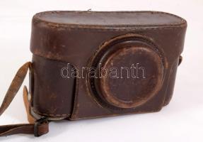 cca 1952 FED-1 szovjet fényképezőgép, 1:3,5 f=50 mm objektívvel, sapkával, bőr tokjában