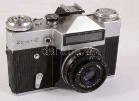 Zenit-E fényképezőgép, Indusztár 3,5/50 objektívvel, bőr tokkal
