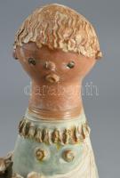 Kiss Roóz Ilona (1920-2010): Díszváza, kaspó figurával. Mázas kerámia, kézzel festett, jelzett, hibá...