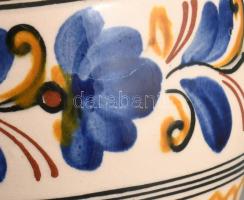 Népi mintás keármia díszkorsó. Kézzel festett, jelzett, hibátlan 20 cm