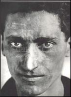 Kálmán Kata (1909-1978) fotóriporter és fotóművész felvétele, 1 db modern nagyítás, jelzés nélkül, 21x15 cm