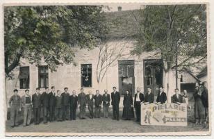 Varjas, Varias; Pielarie Franz Schnur, Palma / cipészek / shoemakers. photo