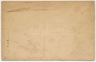 Nagyszalonta, Salonta; család a ház előtt. Zsák felvétele / family members in front of the house. ph...