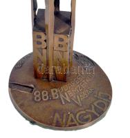 Csíkszentmihályi Róbert (1940-): Mercurius -Merkúriusz - BNV vásárdíj 1988. Bronz, jelzett. m: 39 cm